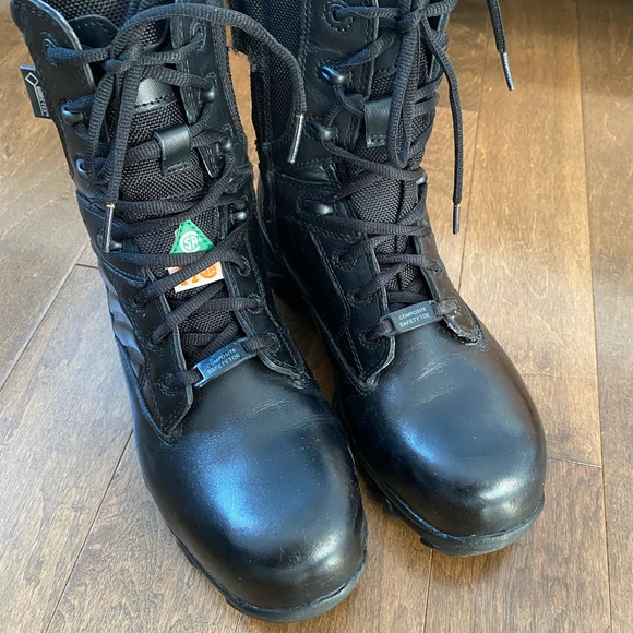 Security Bates - Picture 4 of 4